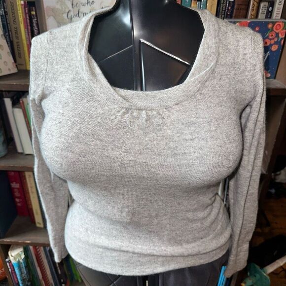 Banana Republic heathered gray luxury cashmere XS pullover sweater - Picture 1 of 5